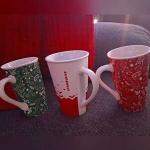 (2) 16fl oz Starbucks Holiday Christmas mug set plus an additional 22fl oz mug😃